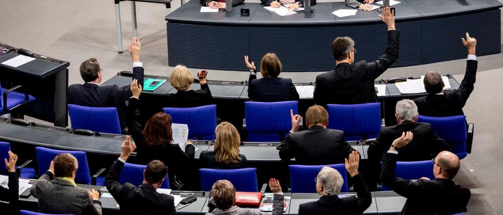 Alle Parteien sind sich einig: Es sitzen zu wenige Frauen im Bundestag.