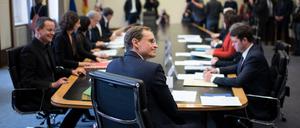 Rückblick auf Dezember 2016: Michael Müller und die Senatoren treffen sich zur konstituierenden Sitzung des Senats. 