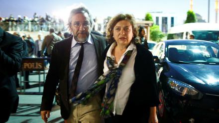 Can und Dilek Dündar bei einem gemeinsamen Auftritt.
