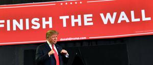 "Baut die Mauer fertig": US-Präsident Trump bei einer Kundgebung in Texas
