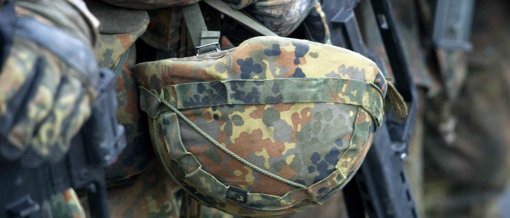 Soldaten in der Grundausbildung auf dem Gelände der Marinetechnikschule in Parow, Mecklenburg-Vorpommern.