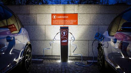 Das Problem fängt für Fahrer eines E-Autos schon mit der Suche nach einer Ladesäule an.