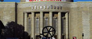 Seit dem 24.09.2018 steht das restaurierte Räuberrad wieder auf dem Rasen vor der Volksbühne.