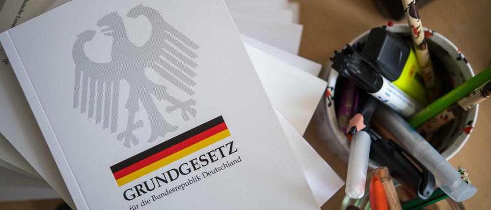 Es gibt mal wieder Bund-Länder-Streit ums Grundgesetz.
