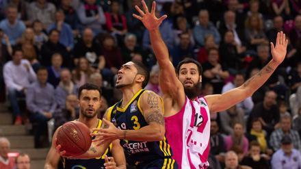 Endlich wieder da. Peyton Siva (vorne) kehrte gegen Bonn mit einer ordentlichen Leistung aufs Parkett zurück. 
