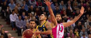 Endlich wieder da. Peyton Siva (vorne) kehrte gegen Bonn mit einer ordentlichen Leistung aufs Parkett zurück. 