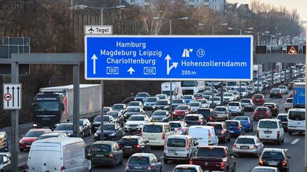 Die Berliner Stadtautobahn ist eine gefürchtete Staustrecke. 