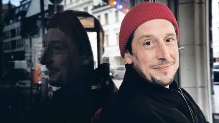 Präzise und packend. Hans Löw spielt urbane Enddreißiger.