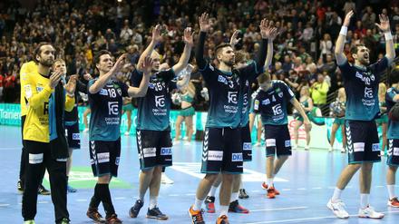 Hoch die Hände! Was nach dem Sieg gegen St Raphael gut geklappt hat, muss in der Abwehr wieder besser werden.