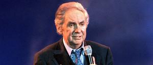 Harald Juhnke, der große Berliner Entertainer, starb am 1. April 2005. Zum 90 Geburtstag in diesem Jahr plant der RBB einen großen Spielfilm über ihn.