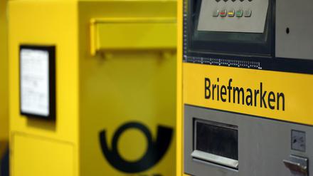 Statt im April will die Post ihr Briefporto nun wohl doch erst im Sommer erhöhen.