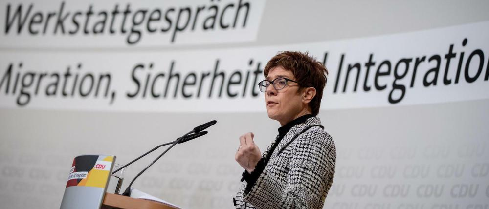 Annegret Kramp-Karrenbauer, CDU-Bundesvorsitzende, spricht über die Ergebnisse zum Abschluss des "Werkstatt-Gesprächs" der CDU.