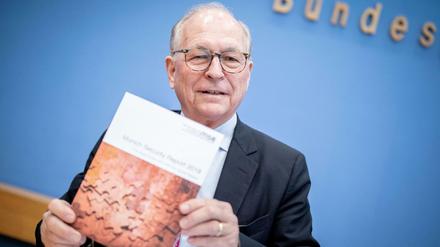 Der Vorsitzende der Münchner Sicherheitskonferenz, Wolfgang Ischinger, stellt in der Bundespressekonferenz den Münchner Sicherheitsbericht 2019 vor.