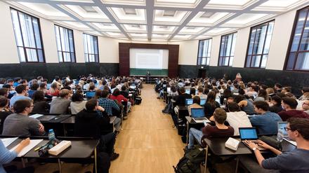Steigende Studierendenzahlen. Ohne den Hochschulpakt von Bund und Ländern wäre die jahrelange Expansion nicht möglich gewesen. 