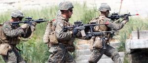 Künftig soll Künstliche Intelligenz amerikanische Soldaten stärken, entlasten, schützen.