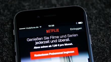 Die App des Streamingdienstes Netflix auf einem Smartphone