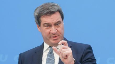 Die Bedürftigkeitsprüfung sei "eigentlich eine Gerechtigkeitsprüfung", sagt Markus Söder. Es könne daher "nicht sein, dass jemand, der lange gearbeitet hat, dieselbe Situation hat, wie jemand, der nur ein bisschen gearbeitet hat".