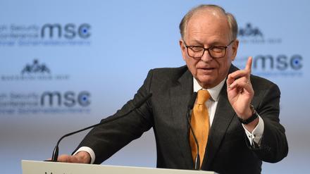 Wolfgang Ischinger, Ex-Diplomat und Chef der Münchner Sicherheitskonferenz, spricht am Podium der Sicherheitskonferenz.