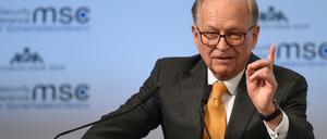 Wolfgang Ischinger, Ex-Diplomat und Chef der Münchner Sicherheitskonferenz, spricht am Podium der Sicherheitskonferenz. 