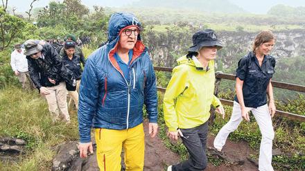 Pilgerpfad. Auf den Galapagos-Inseln wandert Steinmeier in der Natur und warnt vor Plastikmüll.