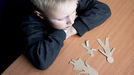 Papa oder Mama? Oft gibt es nach der Trennung Streit - und oft entscheiden Gerichte.