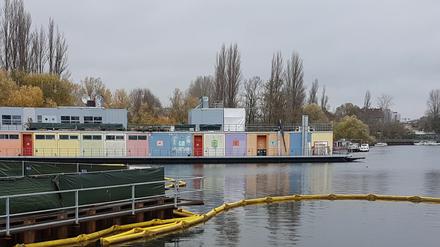 Das ehemalige Jugendclubschiff "Freibeuter" in der Rummelsburger Bucht war seit Oktober 2018 besetzt.