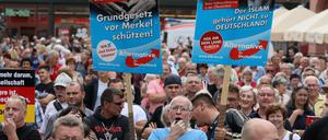 Pfeifkonzert bei einem Wahlkampfauftritt von Kanzlerin Angela Merkel im Jahr 2017. 