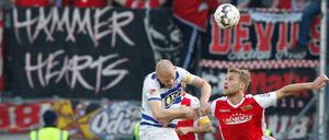 Wach bis zum Ende. Sebastian Andersson (rechts) erzielte in Duisburg den späten Siegtreffer.