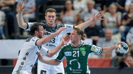 Hält sich die auch die großen Leute vom Leib: Mattias Zachrisson (rechts).