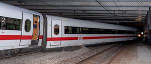 Der entgleiste ICE 373 steht kurz vor dem Bahnhof Basel SBB.