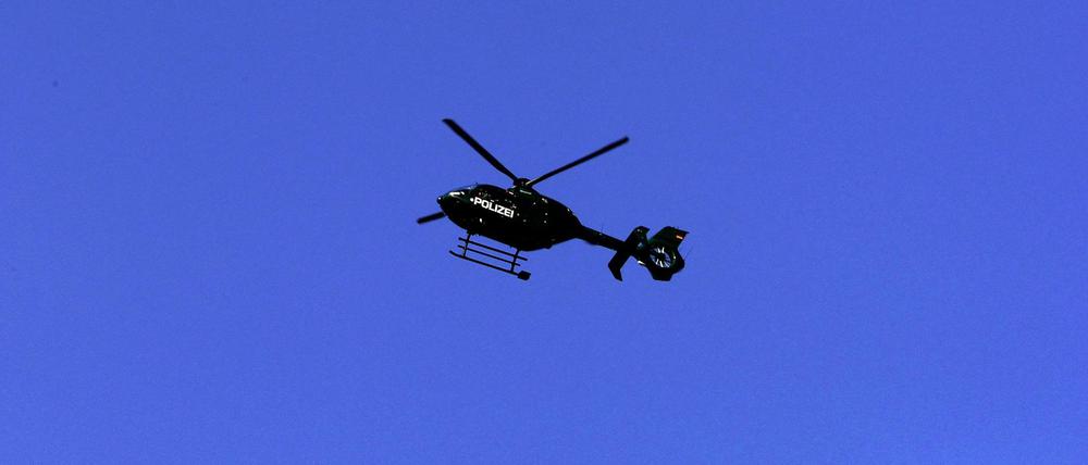 Auch vom Hubschrauber aus suchte die Polizei nach den vermissten Mädchen.