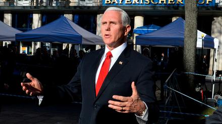 "Amerika führt wieder": Nach den Worten von US-Vizepräsident Mike Pence erlebt die Welt eine neue Phase amerikanischer Stärke. 