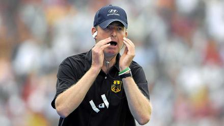 Bernhard Peters wurde 2002 und 2006 mit den Hockey-Männern Weltmeister, wechselte dann in den Fußball. Jetzt meldet er sich wegen der Zustände im DHB zur Wort.