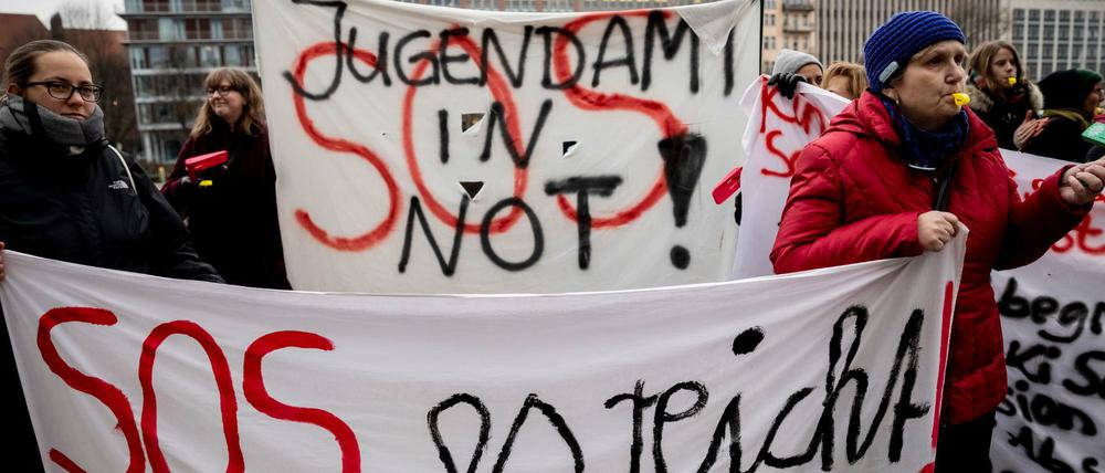 Anfang Februar demonstrierten bereits Beschäftigte des Sozial- und Erziehungsdienstes anlässlich der Tarifverhandlungen für den öffentlichen Dienst 