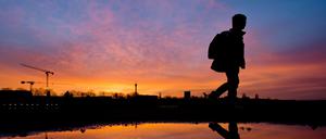 Abschied von der Naivität. In Ulrich Woeks neuem Roman brechen Tragödien über das junge Leben ein.