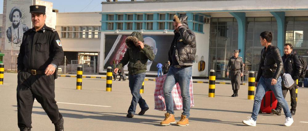 Ankunft abgelehnter Asylbewerber in Kabul (Archivfoto vom 23.02.2017) 