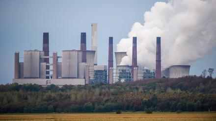 Braunkohlekraftwerk Neurath des Energiekonzerns RWE 