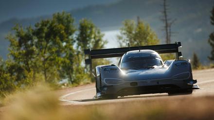 Volkswagen peilt mit dem ID. R den Elektro-Rekord auf der Nürburgring-Nordschleife an.