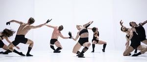 Das Berliner Staatsballett in "Distant Matter".