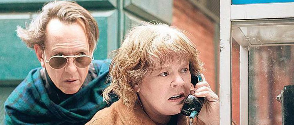 Ungleiches Duo. Lee (Melissa McCarthy) und ihr Partner Jack Hock (Richard E. Grant).