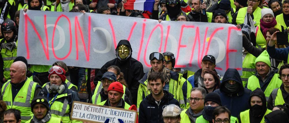 Gelbwesten in Pontivy in Westfrankreich am vergangenen Samstag - mit einem Bekenntnis zur Gewaltlosigkeit.