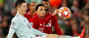 Beinarbeit. Robert Lewandowski kann auch auf einem Bein für Erstaunen sorgen.