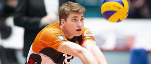 Linus Weber spielte für die Volleys überraschend als Diagonalangreifer durch.