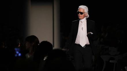 Karl Lagerfeld auf einer Chanel-Modenschau im Jahr 2012.