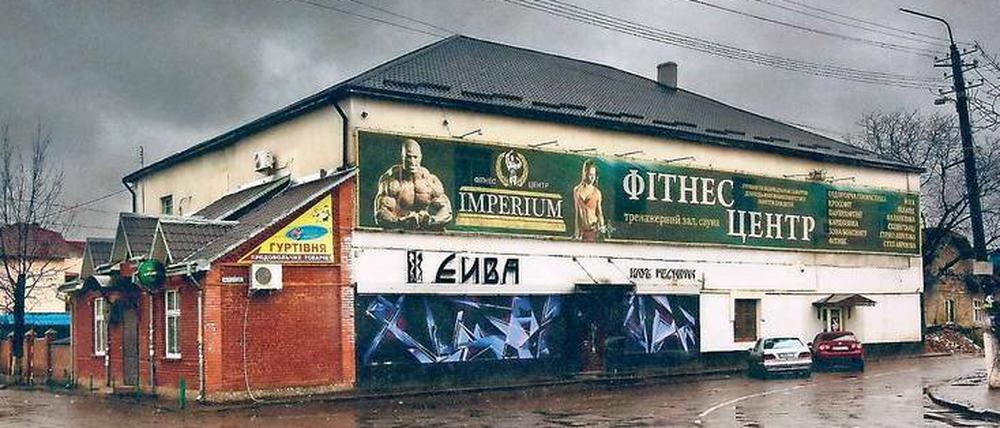 Die Große Synagoge von Sambir in der Ukraine ist heute ein Fitnesscenter .