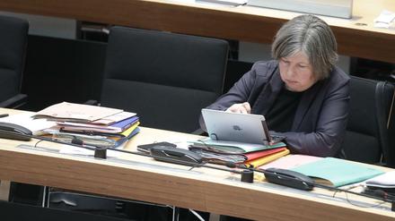 Die Koalition lehnte den Missbilligungsantrag gegen Lompscher geschlossen ab.