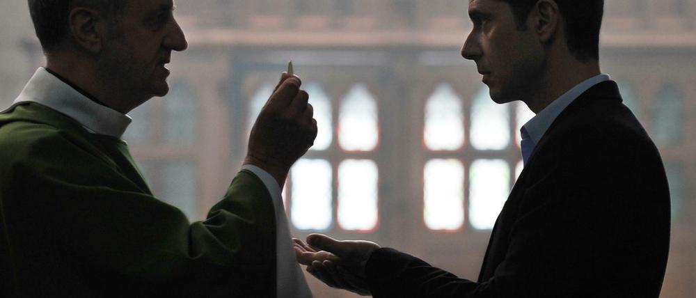 Melvil Poupaud (r) als Alexandre in "Grace a Dieu" («Gelobt sei Gott»).