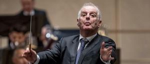 Maestro mit Biss. Daniel Barenboim, geboren 1942 in Buenos Aires, ist seit Herbst 1992 unangefochtener Chef der Staatsoper Unter den Linden.