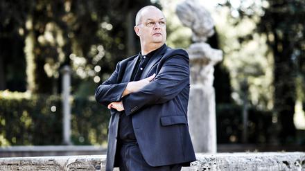 Der Jazzmusiker Till Brönner hat im Park der Villa Massimo dessen Direktor Joachim Blüher porträtiert. 