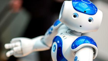 Der Roboter Miki kann auf der Basis von Lernerdaten ein persönliches Beratungsgespräch mit Studierenden führen.